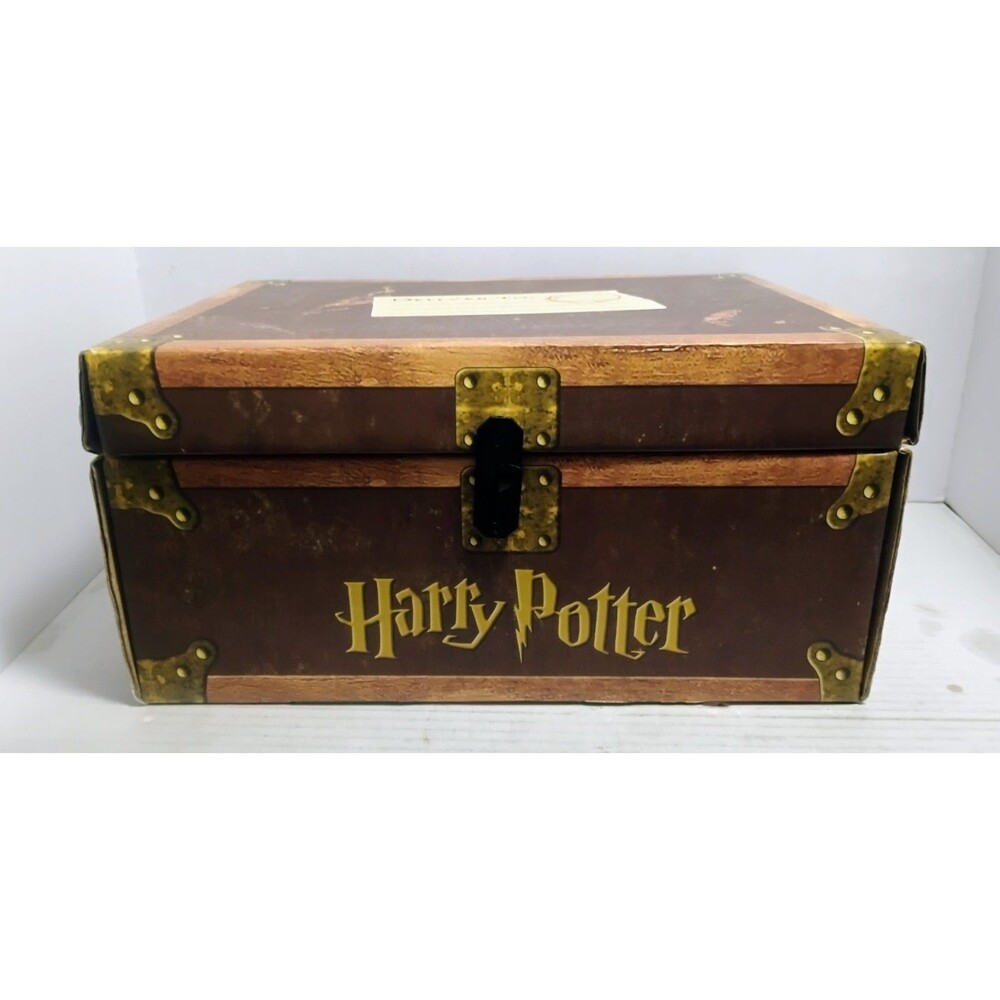 HARRY POTTER HARDCOVER LIMITED EDITION BOX SET IN TRUNK BOOKS 1-7 & STICKERS